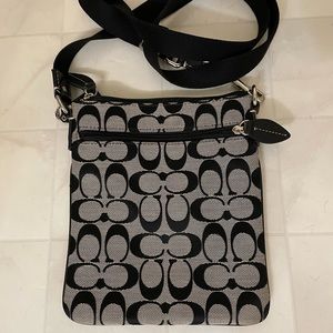 Coach Crossbody Black & White Classic Pattern
